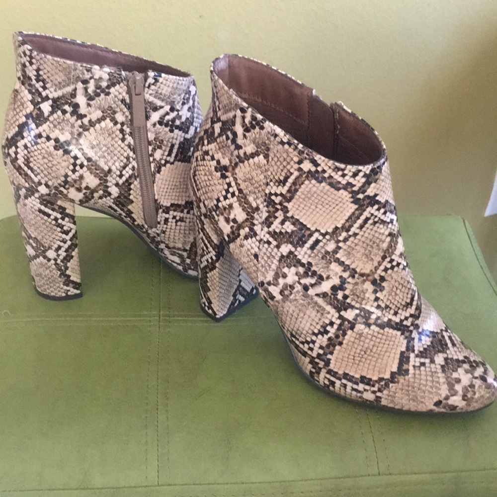 Ladies python print booties - Picture 1 of 6